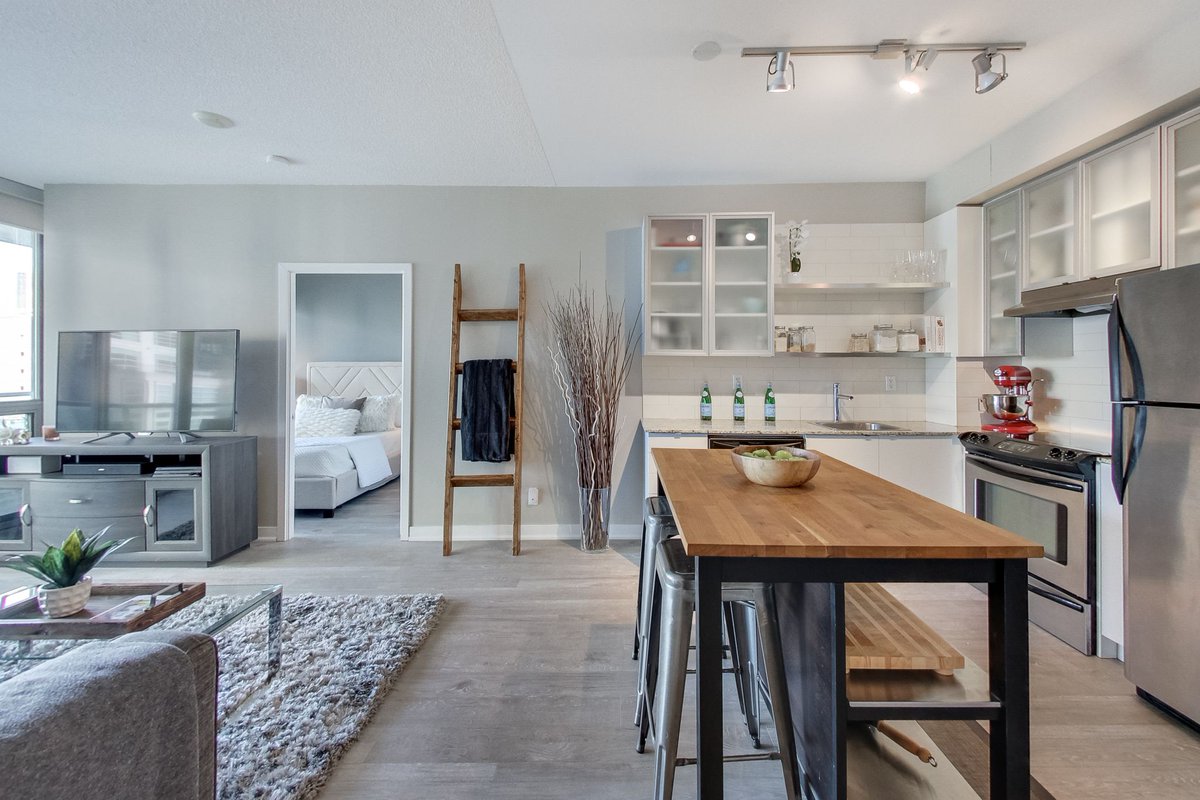 CarbonREGroup's tweet photo. Looking for an affordable 2 Bedroom near St. Lawrence Market? - https://t.co/Fh2RtD99H0 #torontorealestate #torontocondos https://t.co/ZGnGlJWsR1