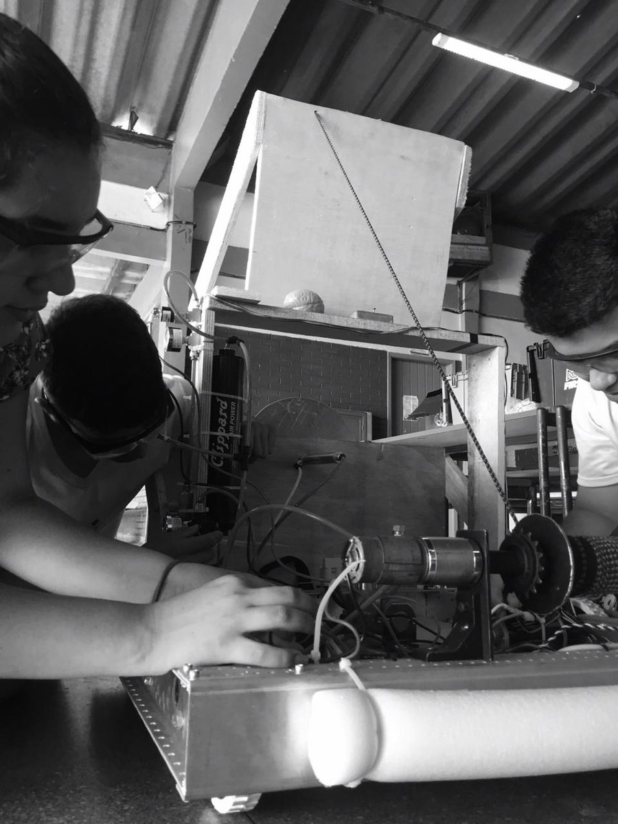 Day 7/7 of the #blackandwhitechallenge 
#frc #7459 #season2019