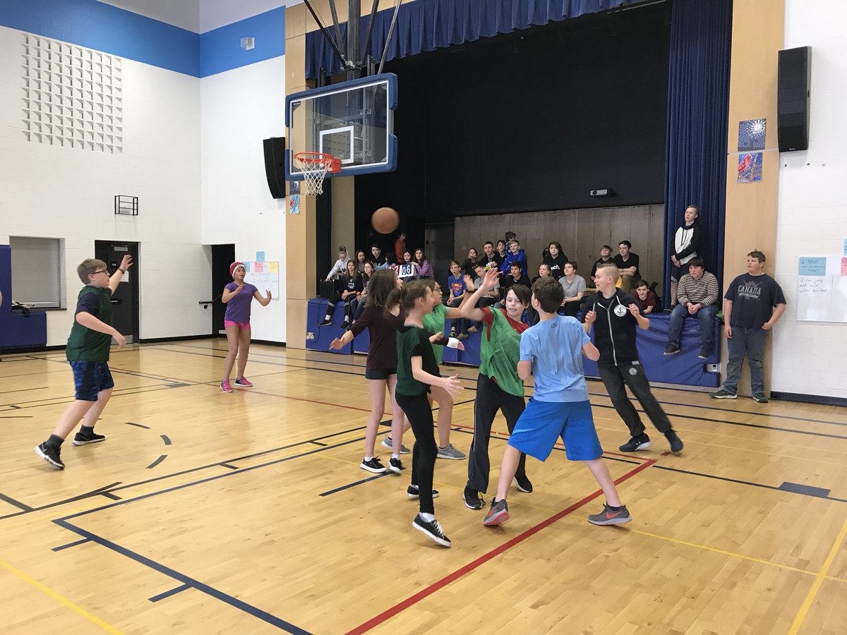 Lunchtime pick up basketball for our intermediates keeps everyone active, engaged & having fun! Even the teachers! Thanks Mr. D, @BridgenTracy & @mrgallupe for your commitment #wellness #WeAreOne