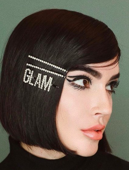 SMS_Stylist's tweet photo. 2019: the year of hair accessories! Follow us on the @LIKEtoKNOW_it app to shop our must-haves 💁🏻‍♀️ https://t.co/kU158MDEpv #liketkit https://t.co/1AwbDAI4au