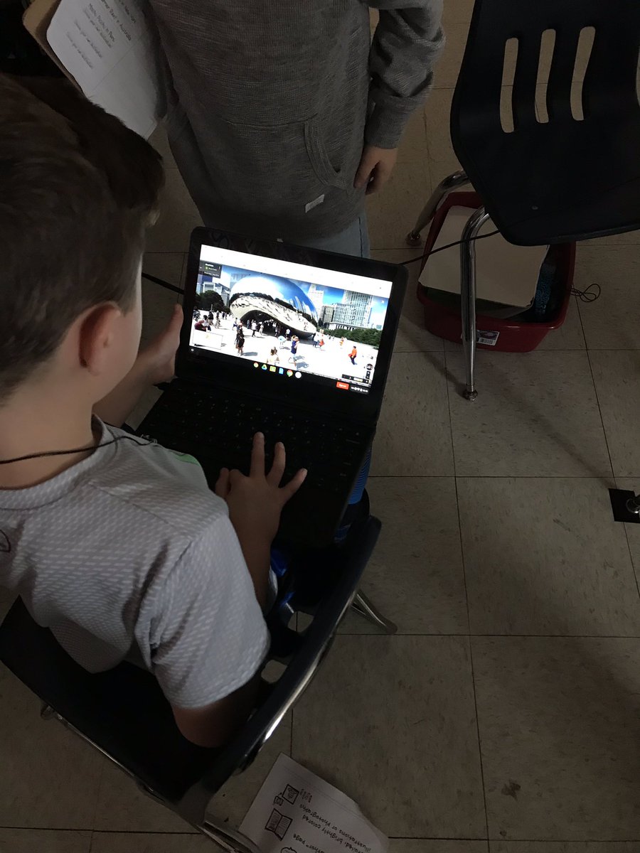 MissClark113's tweet photo. Exploring the world through Google Maps! This adventure was the perfect way to kick off our Maps &amp; Globes unit! #SD113a #OWbears https://t.co/99NG1QKbsi