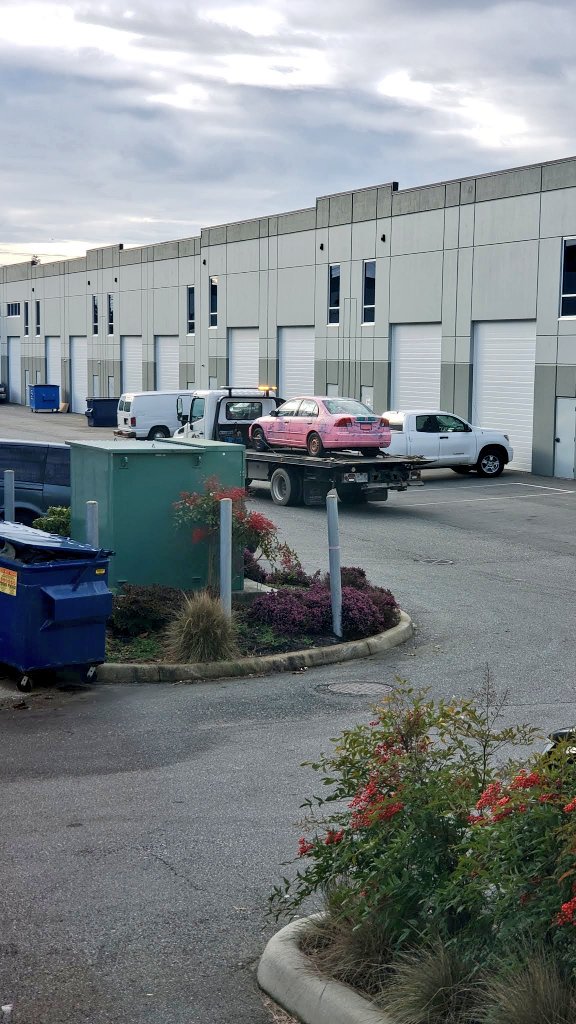 Linus Tech Tips tweet media