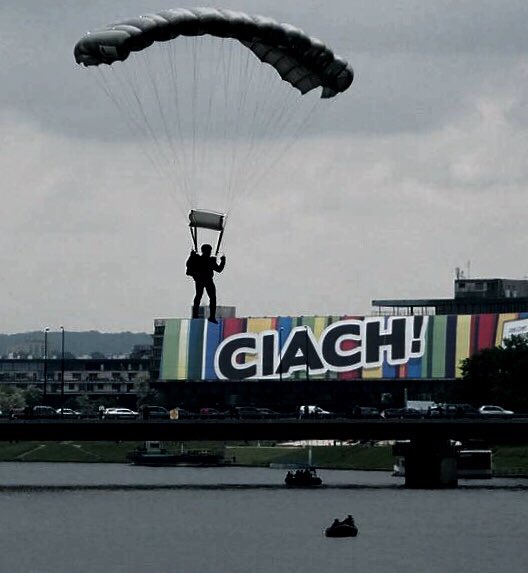 janusz_walczak's tweet photo. Kraków, #paratrooper #sof #kraków #photojournalism #ciach https://t.co/0O5OBRt9Hd