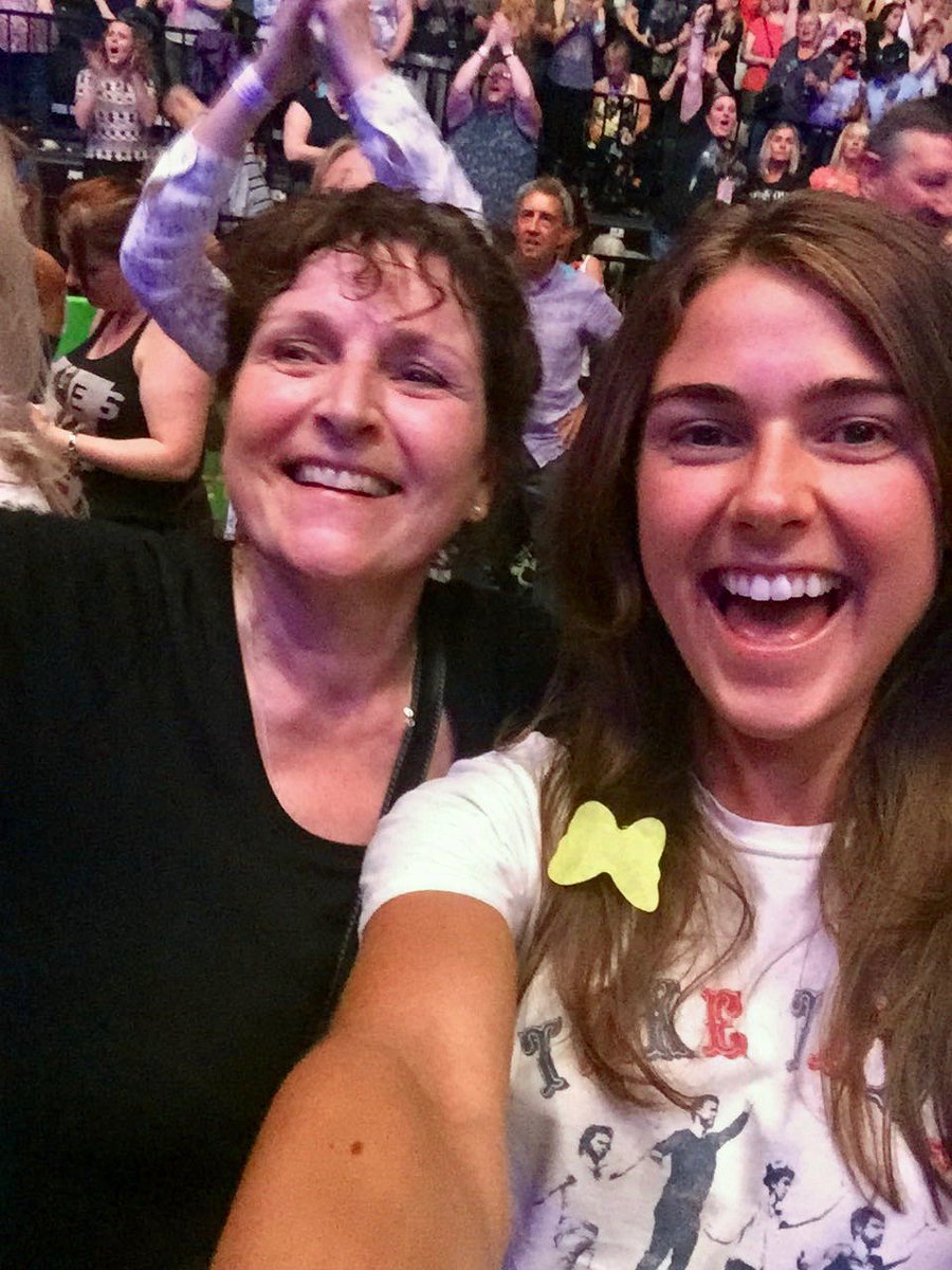 <a href="/takethat/">Take That</a> <a href="/GaryBarlow/">Gary Barlow</a> <a href="/HowardDonald/">Howard Donald</a> <a href="/JaytOrange/">Jason Orange</a> <a href="/OfficialMarkO/">Mark Owen</a> @Robbiewilliams My mum &amp; whole world Eileen has been the biggest Take That fan for the past 30 years &amp; has been every one of your tours (some more than once!) Sadly... #comeoneileen #comeontakethat #itonlytakesaminute