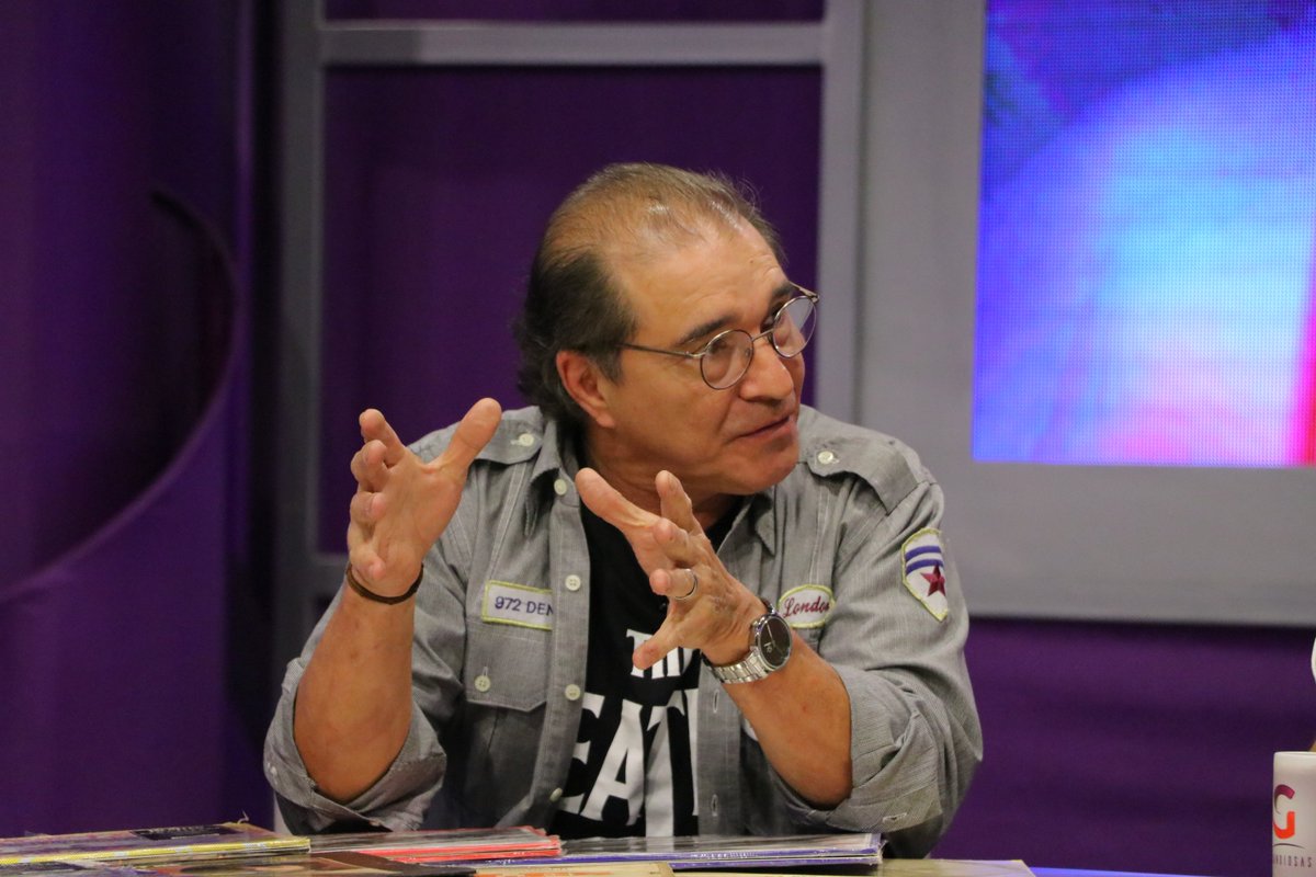 #TemaDelDia Continuamos conversando con Neto González &amp; Glauco Rodríguez / Locutores radiales, sobre más de la historia de "The Beatles"