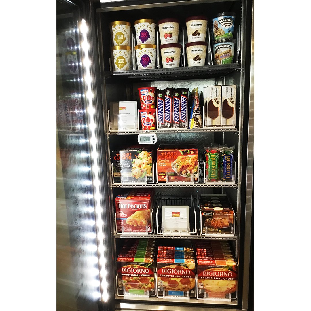Tradavo's tweet photo. When it's only Wednesday and you have to make big decisions:

#Tradavo #WednesdayMood #FoodAndBeverage #LobbyRetail #DecisionsDecisions #Hotel https://t.co/6MPBI18aCh