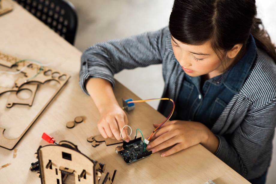 RafaSan17745566's tweet photo. @Arduino education is a team formed by education experts,content developers,engineers,etc...They are focused on the next generation, and helping the needs of educators and students.
#RECOM_UOC_IB #VirtualMakers @JoveUoc @AmaiaCaceres https://t.co/mLCajbmBGL … … … … … … … https://t.co/2sfXTYx7hT
