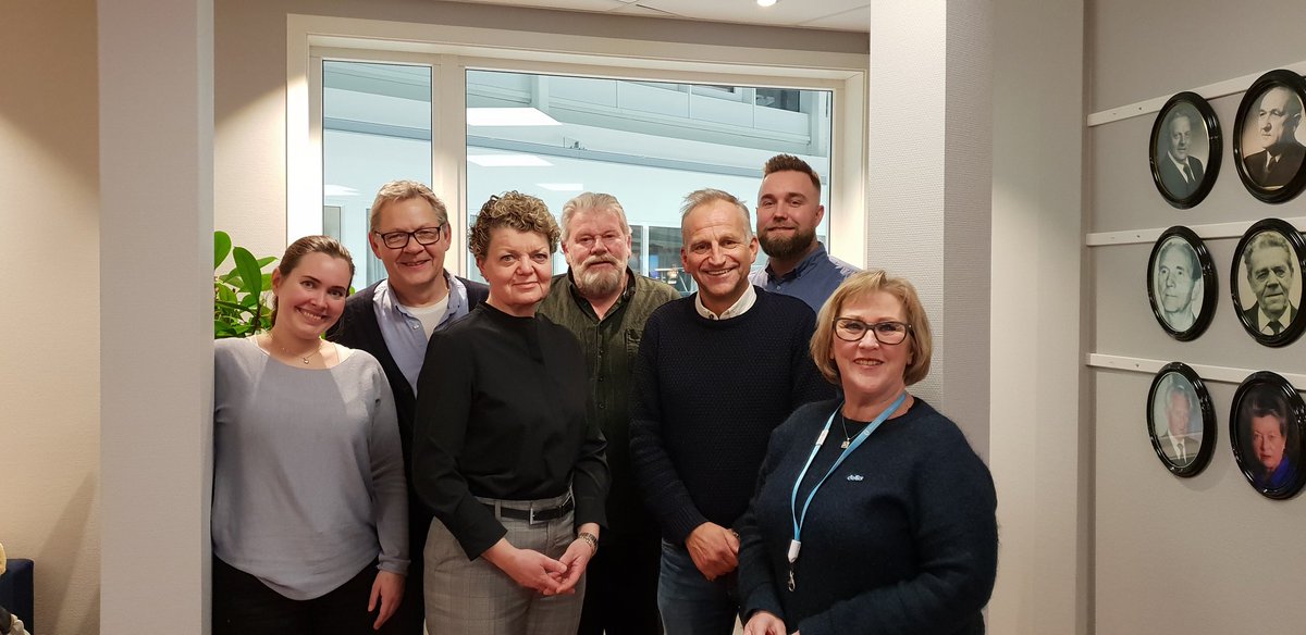 Styret har hatt sitt første møte ikveld. Denne gjengen vil med sin samlede kompetanse være med og ta arbeidet for #pårørende et langt steg videre 💪 <a href="/ungkreft/">Ung Kreft</a> <a href="/Pensjonistf/">Pensjonistforbundet</a> <a href="/AkanNorge/">Akan</a> <a href="/LHL_Hjerneslag/">LHL Hjerneslag</a> <a href="/barnavrus/">Barn av Rusmisbrukere</a> <a href="/norgesgruppen/">NorgesGruppen</a> helsefagarbeidere i <a href="/Delta_YS/">Delta i YS</a>