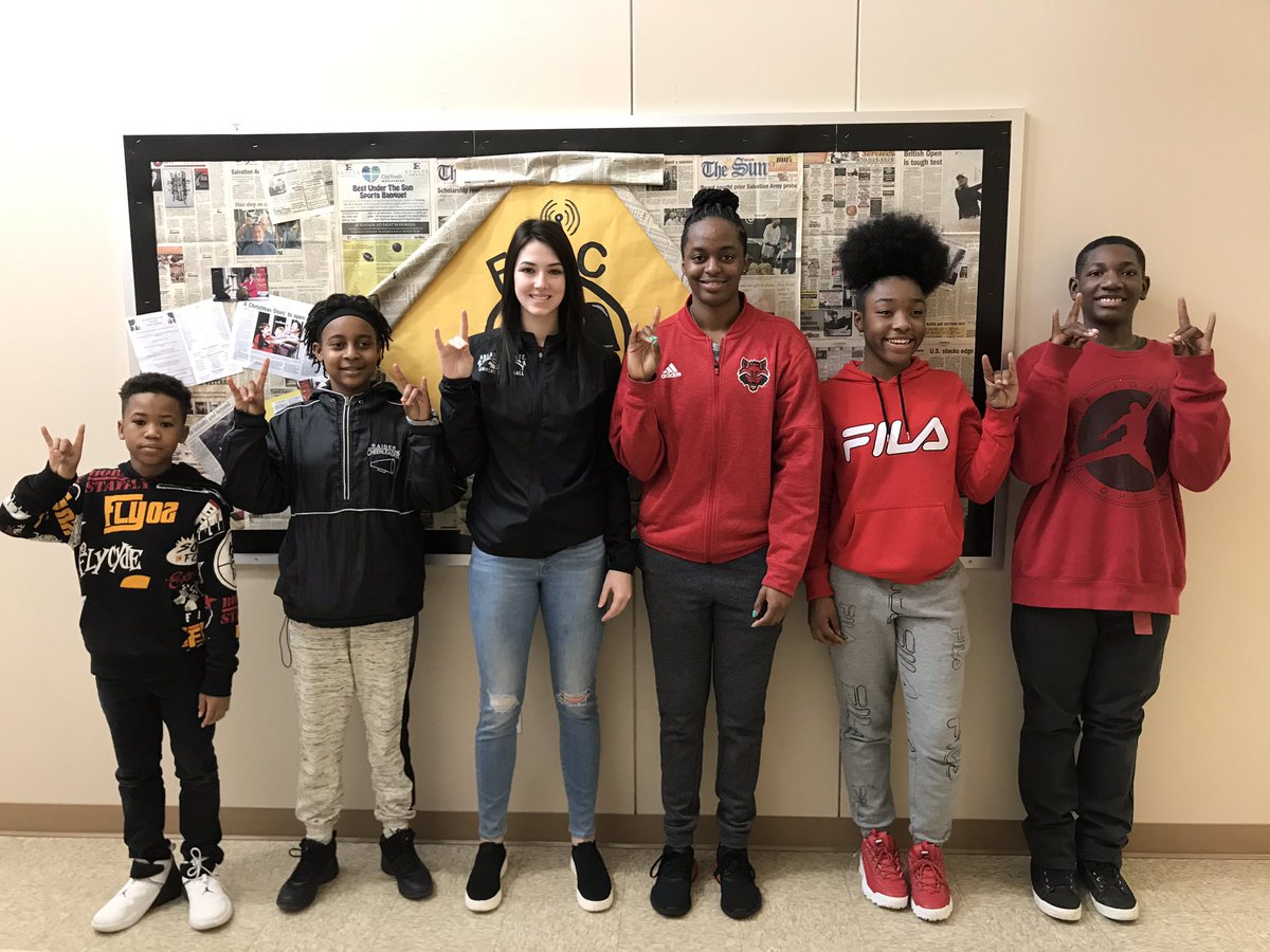 Thank you to Fox Meadow Intermediate for allowing us to stop by this afternoon and talk about Red Wolves Read on The Big Fox News. We hope to see you all out on February 23rd! #WolvesUp #LetsRead10