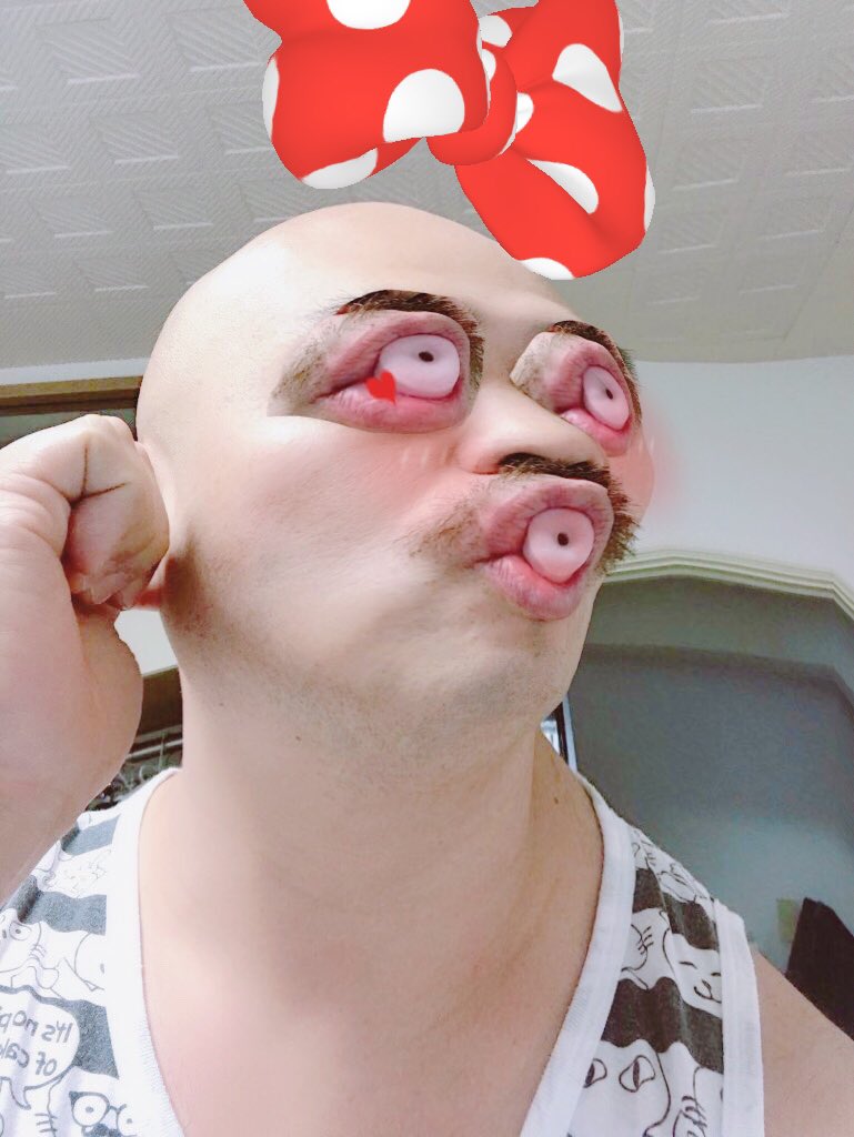 閲覧注意 クロちゃんの写真が狂気の加工によってまじでモンスタークソコラに グロちゃんだ ホラー過ぎる の声も Togetter