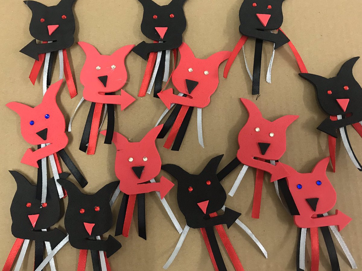 CEIPSonQuint's tweet photo. Sant Antoni i Sant Sebastià 
Els alumnes dels darrers cursos de Primària preparen aquesta festa amb uns pins que vendran per recollir doblers pel viatge d’Estudis!
Reservau els vostre Dimoni!!!
1 dimoni 1,5€
2 dimonis 2,5€ https://t.co/vQ2LK08MDB