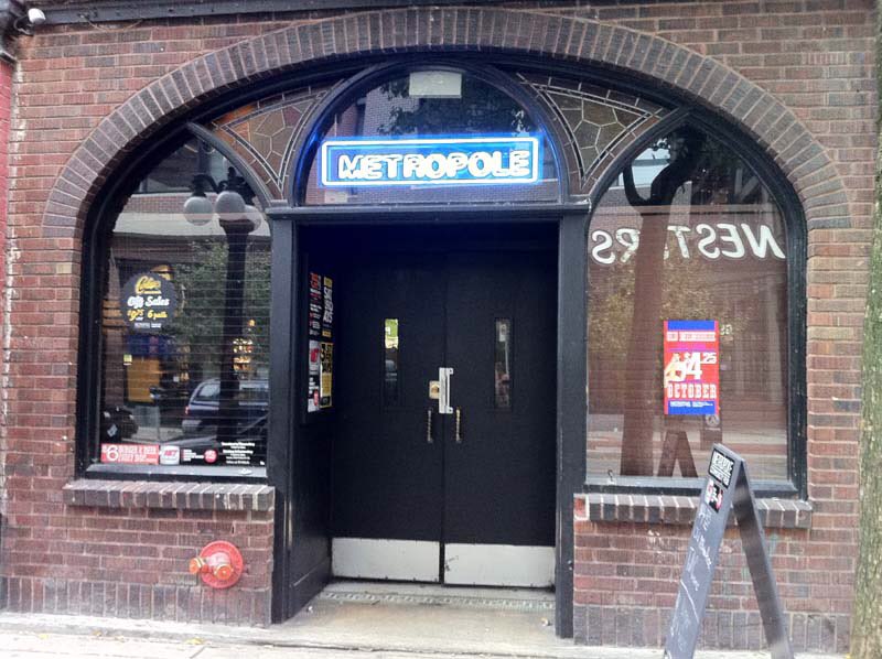 #Karaoke Wednesdays at <a href="/MetPub/">The Metropole Pub</a> tonight! 
10-2am
Come through #Vancouver