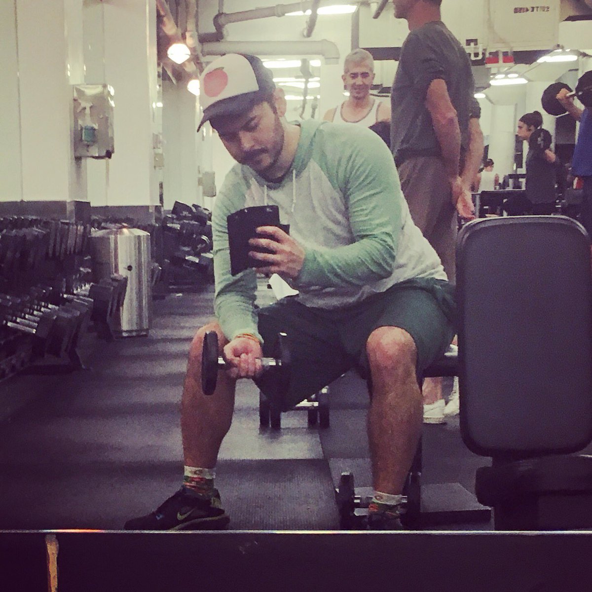 AlexDiDio's tweet photo. Day 2, bitches! She’s on a roll! ...mmm, rolls... butter. #back #biceps #isolated #curls #butthat #pizzasocks #pizzasocksbox #centerfold #letsdothis #gymlife https://t.co/AkZnrDnATF