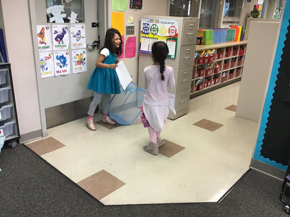 mrsdebbielsmith's tweet image. Kinder Ss are learning about #forcesofmotion. Today we looked around our classroom for what we can push, pull, or both, and jotted down our findings. We will finish tomorrow and share out! @KidsatScience2 @laderaleopards @TUSDSTEM #weareTUSD