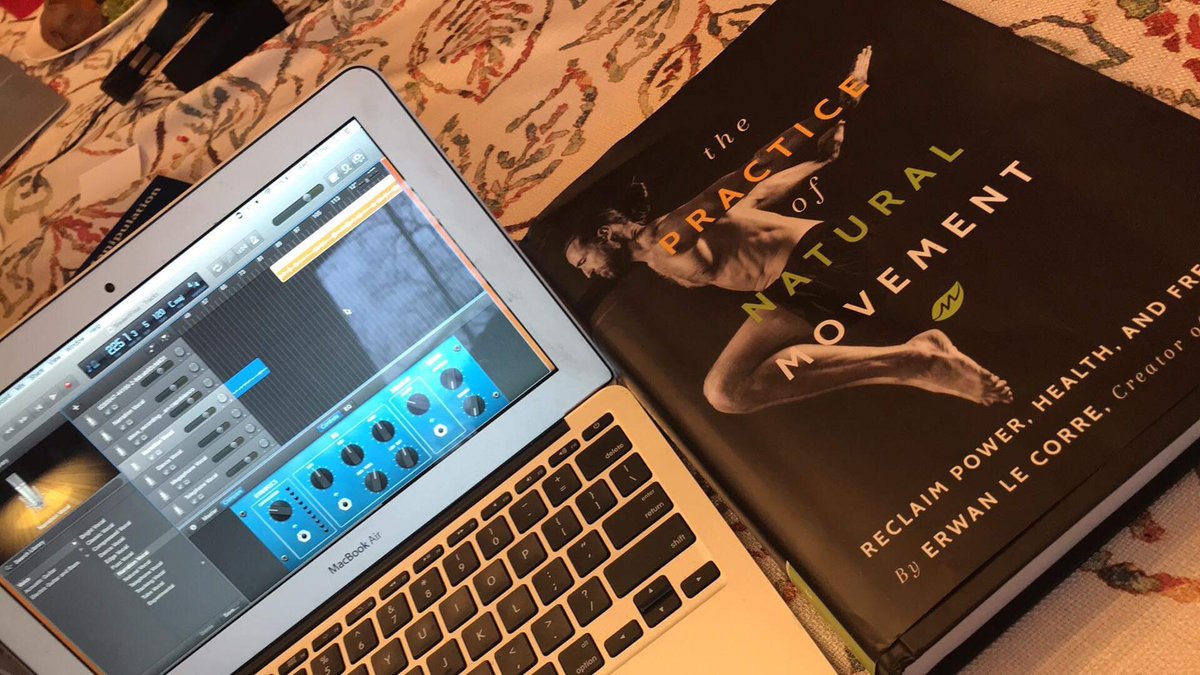 ErwanLeCorre's tweet photo. The @stopchasingpain podcast with Perry Nickelston and myself about the Natural Movement book coming up tonight! #stopchasingpain #naturalmovement #movnat https://t.co/Qv5BkfaOYu