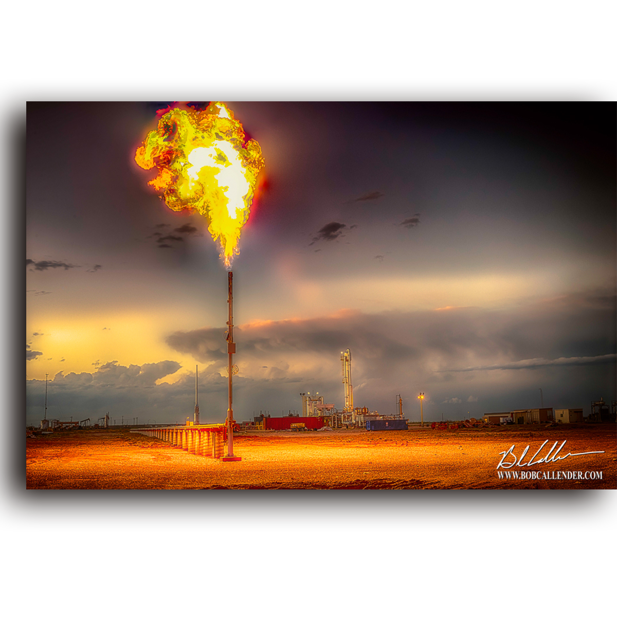 Lreene7777666's tweet photo. In the image, Evening Light the flare stands tall and bright like a flag representing our great town. To see more of the story or more art go to https://t.co/RggRJN1SRq
#Oilfieldart #BobCallender #Art #Photography #Beautiful #Blackgold #America #Texas #Nikon #drone #Canon #gas https://t.co/uP7Ma6jLhE