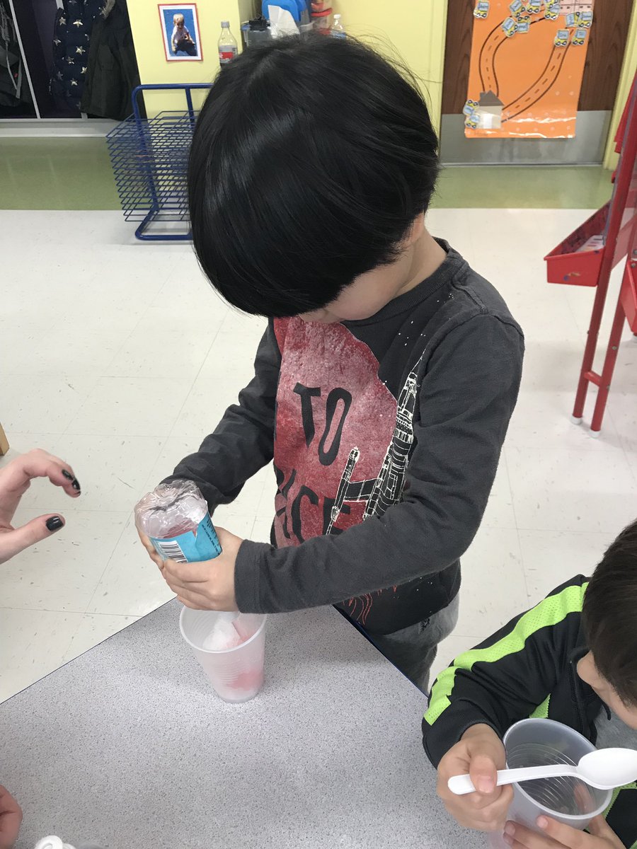 MsJackiesPrek's tweet photo. Making snow cones and graphing our favorite flavor @MrsLongarzoSLP @CresskillBOE https://t.co/ESqTRaPNEW