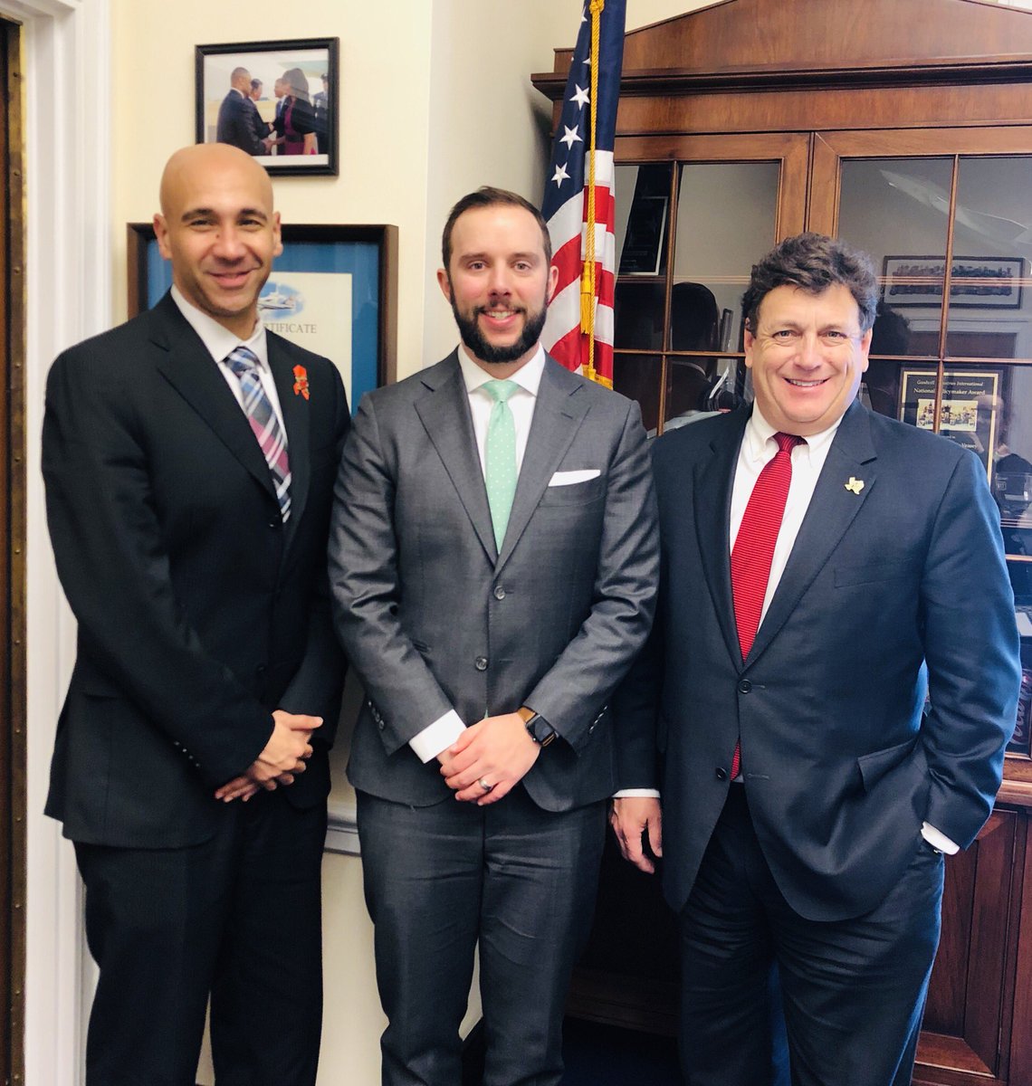 Great meeting with Thad in <a href="/RepVeasey/">Rep. Marc Veasey</a> office to discuss important <a href="/TxDOTDallas/">TxDOT Dallas</a> projects. Thank you for your time!  <a href="/txdot/">TxDOT</a> <a href="/TxDOTCommission/">TxDOT Commission</a>