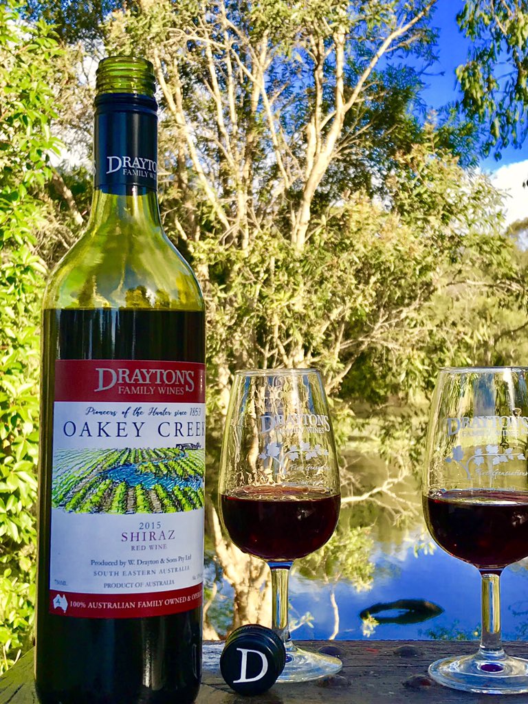 MasterpieceWine's tweet photo. 🌞Summer time, there is always a reason to retreat with an original Hunter Valley Oakey Creek Shiraz @draytonswines . Enjoy friends 🍷🍷😉!
.
#redwine #summer #summertreat #lifestyle #winenot #draytons #葡萄酒 #澳洲红酒 #澳大利亚 #中国 #shiraz #红酒 #cheers #winelovers🍷 https://t.co/WwRQsmHZEa