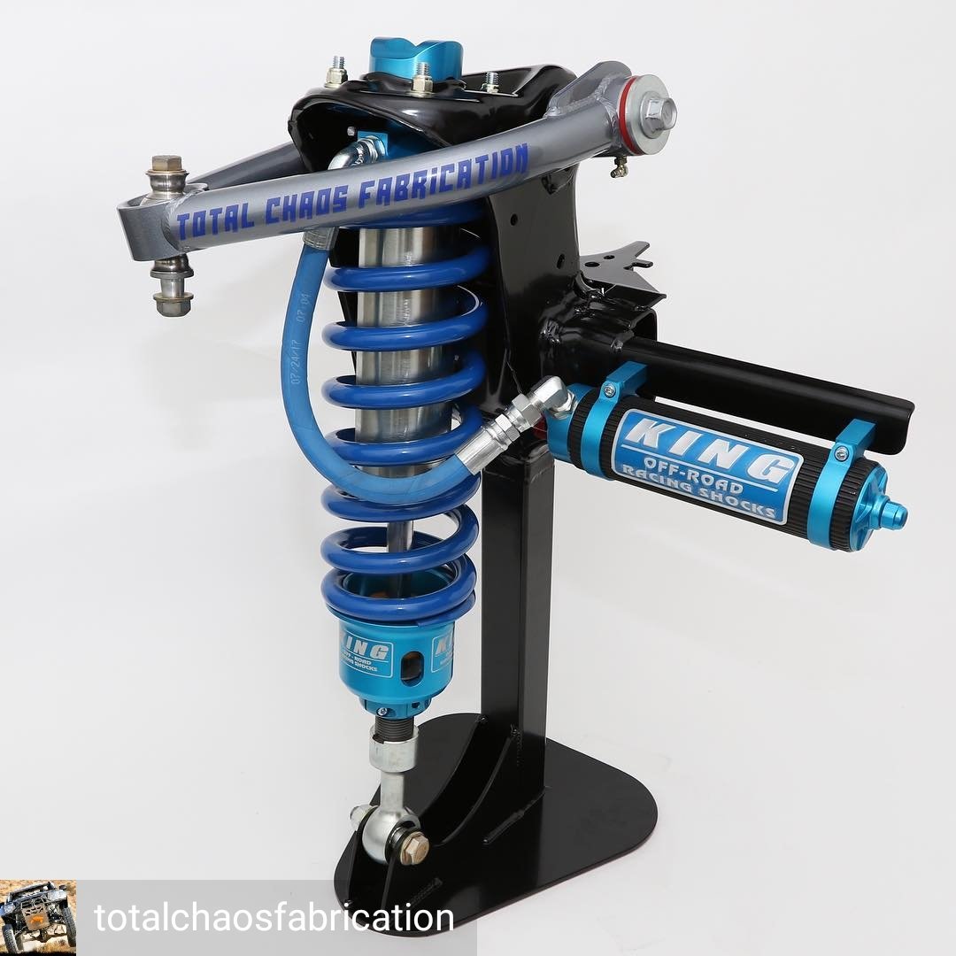 FKrodends's tweet photo. Repost from @TotalChaosFab Often Imitated.  Never Duplicated
#madeintheusa #migwelded #usa #fkrodends #builtfortravel #totalchaosfabrication #handcrafted #uca #offroad #toyotatundra #tundranation #kingshocks #offroadsuspension #toyotastrong #letsgoplaces #4x4 #fkrodends #teamfk https://t.co/06Mu2sSs03