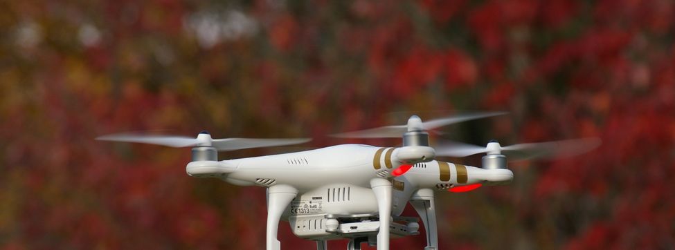 Laikadron's tweet photo. Me he comprado un dron: ¿cómo usarlo sin infringir la ley? https://t.co/URnoeNv0Zm vía @cristianvazquez https://t.co/BQQqdgP4RE