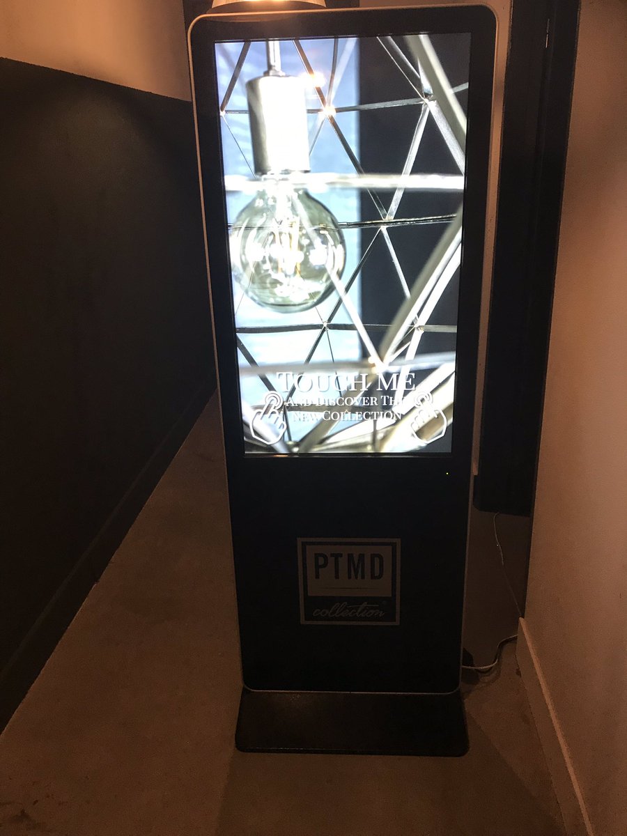 Vandaag op werkbezoek bij PTMD (pot en mand )in Aalsmeer ! Een fantastische nieuwe huiscollectie ! Persoonlijke rondleiding gehad van Thomas Oertig ! Die andere kant van Nederland Bloemenland ! Fijne avond !