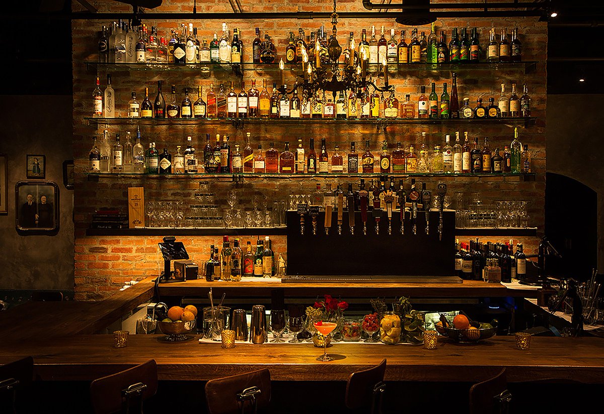 Kindred Spirits. In Aspen, Hooch Craft Cocktail Bar is where the heart is. goo.gl/6jz9n4 @sustnblekitchen <a href="/meatcheeseaspen/">Meat & Cheese</a> #Aspen