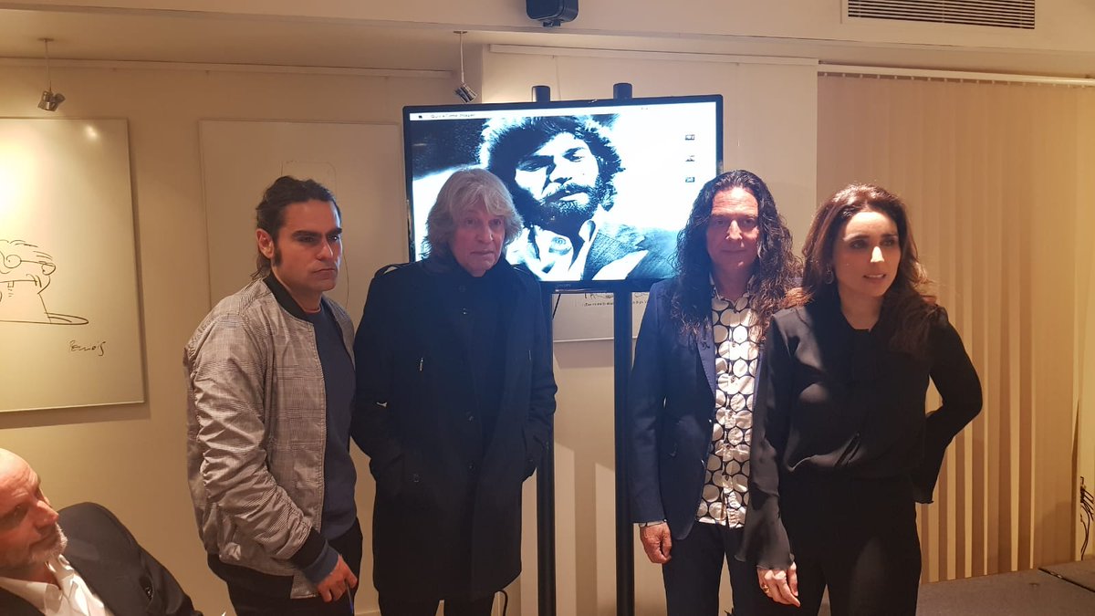 RevZocoFlamenco's tweet photo. Hoy e Madrid, interesante debate en #ClubSigloXXI sobre la figura de #Camarón moderado por Paloma Segrelles y con José Mercé, Tomatito, Gómez Gufi y José Escudier. 'Camarón, uno de los genios indiscutibles de la música española'. #Flamenco es #Cultura https://t.co/hHFWj7F7dD