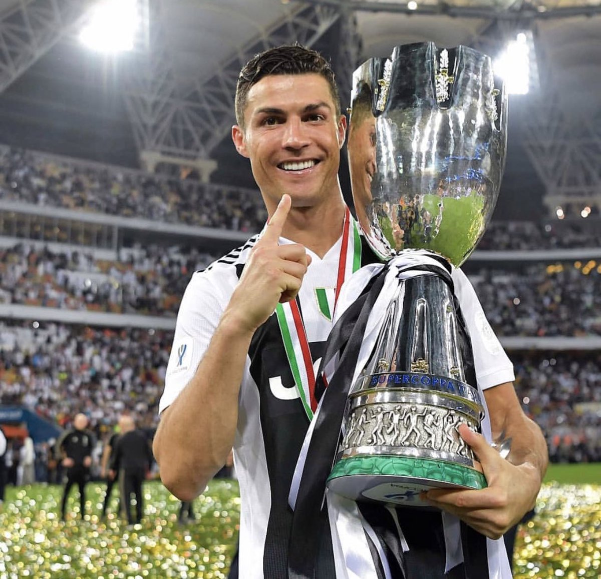 The F2 (@TheF2) on Twitter photo 16/01/2019 21:54:16 1st trophy of the season for @Cristiano #SuperCoppa #SuperJuve 1st trophy of the season for @Cristiano #SuperCoppa #SuperJuve