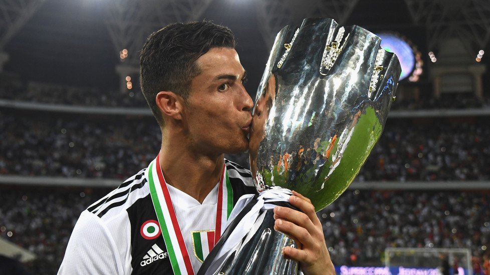 #CristianoRonaldo è #SuperCristiano! Ha vinto la #Supercoppa in ogni #Paese 7️⃣🦓⚪️⚫️➡️ https://bit.ly/2TS6KQN
#JuveMilan #SupercoppaItaliana #CR7 #CR7Juve #JuveSupercampioneDItalia #Juventus #Milan