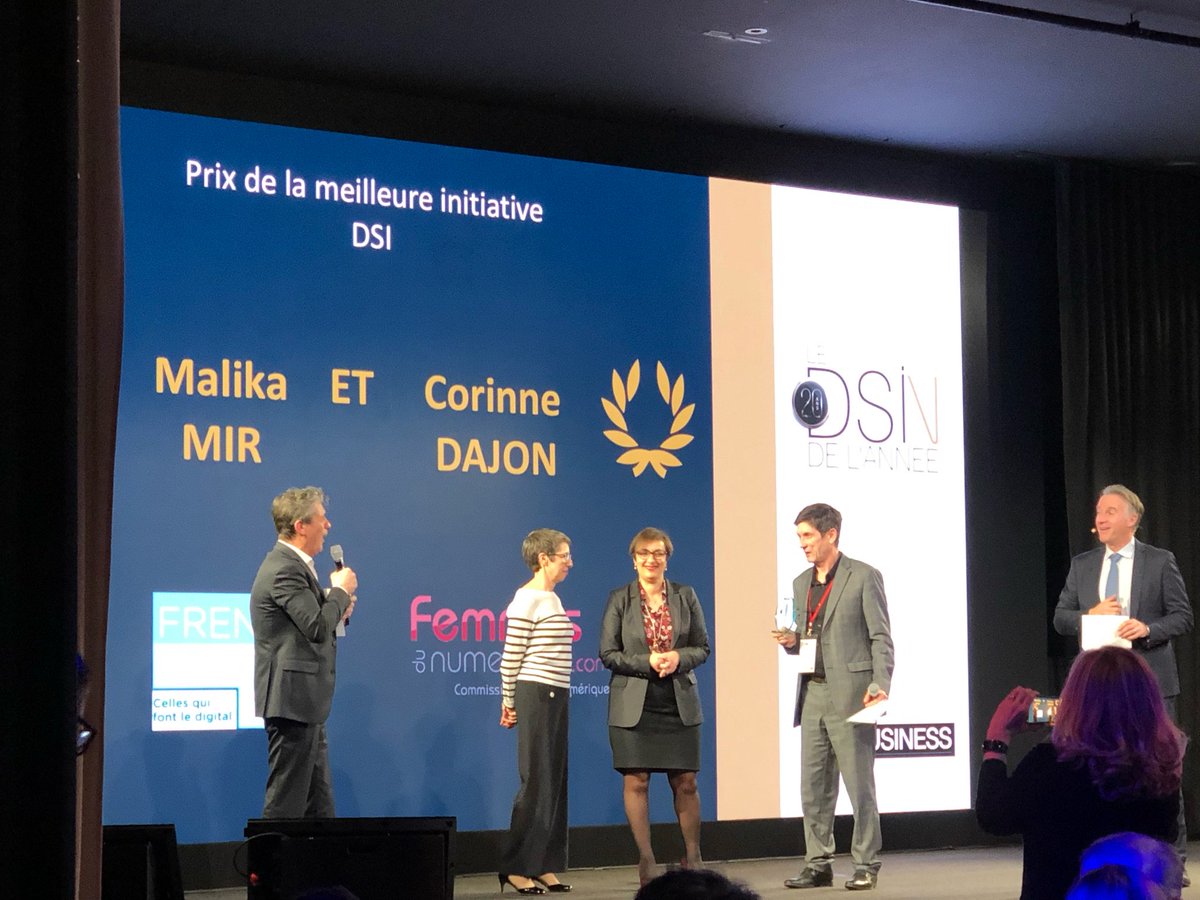 s1nclair's tweet photo. #DSIN20 Le prix de la meilleure initiative pour 2 associations de femmes du numérique. Merci pour votre travail et bravo pour la reconnaissance!! @FrenchWomenCIO https://t.co/vhoTGcAenw