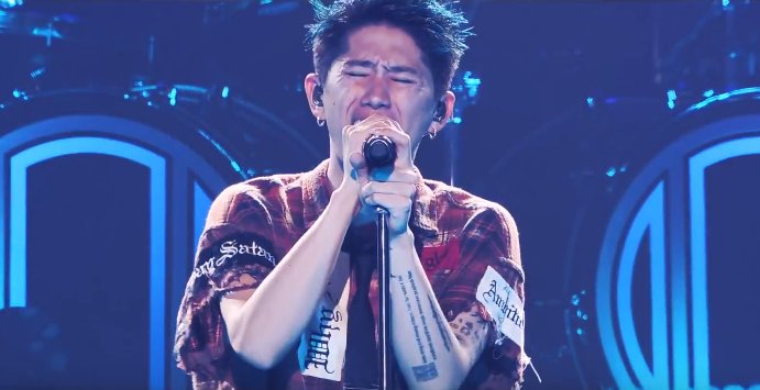 KookomiYT's tweet photo. Amazing! #ONEOKROCK #StandOutFitIn #OrchestraVersion https://t.co/TbBYTipJhF