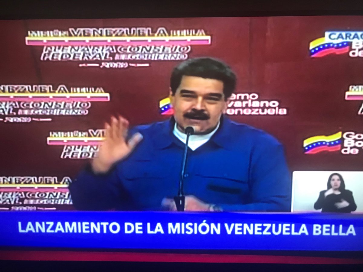 #Ahora Maduro anuncia mil millones de EUROS en ornato, en el marco del lanzamiento de la Misión Venezuela Bella. Sabrá este señor que la gente en Venezuela se está mueriendo de hambre y por falta de medicinas? Por Dios‼️