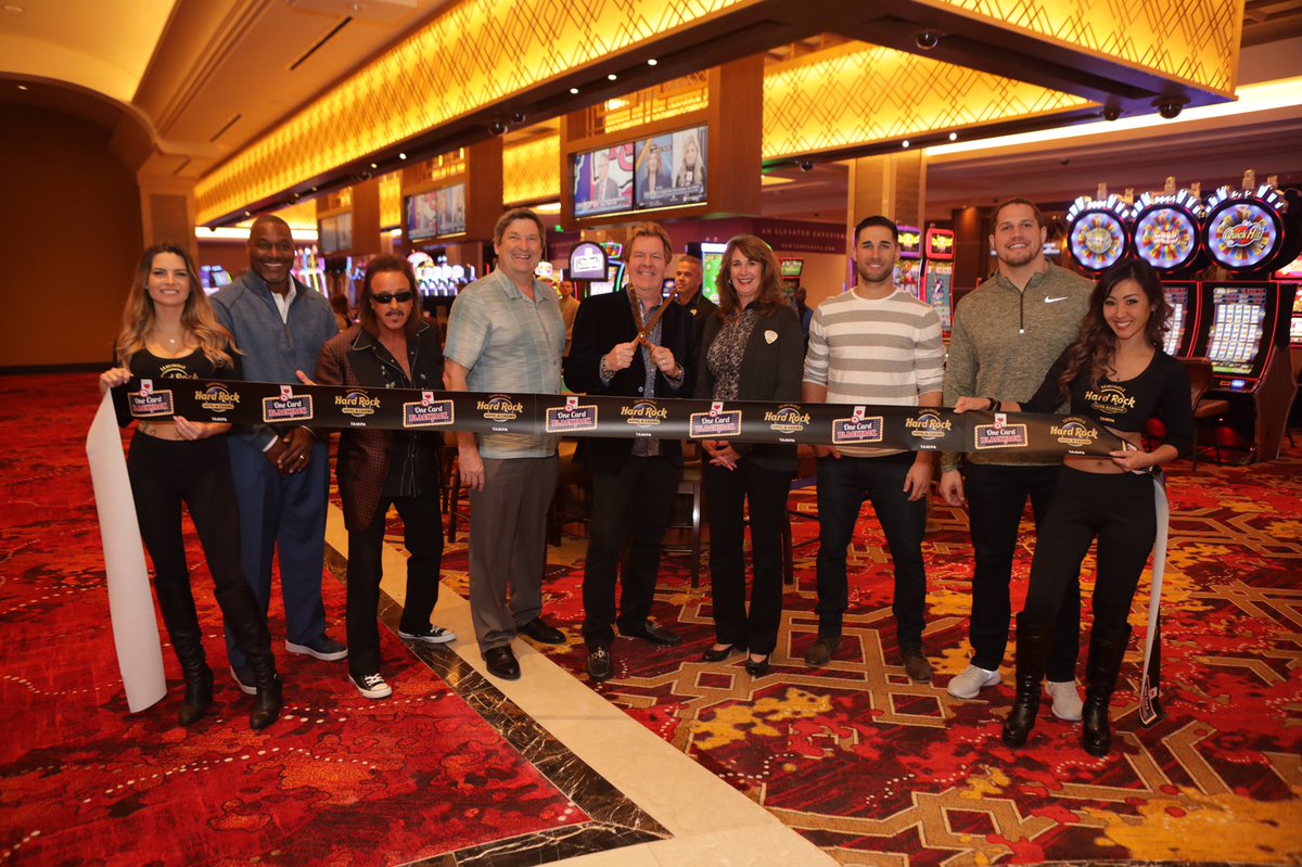 RoxyYu04's tweet photo. @HardRockGirls come check out our new one card blackjack https://t.co/PYQrpeeMnD