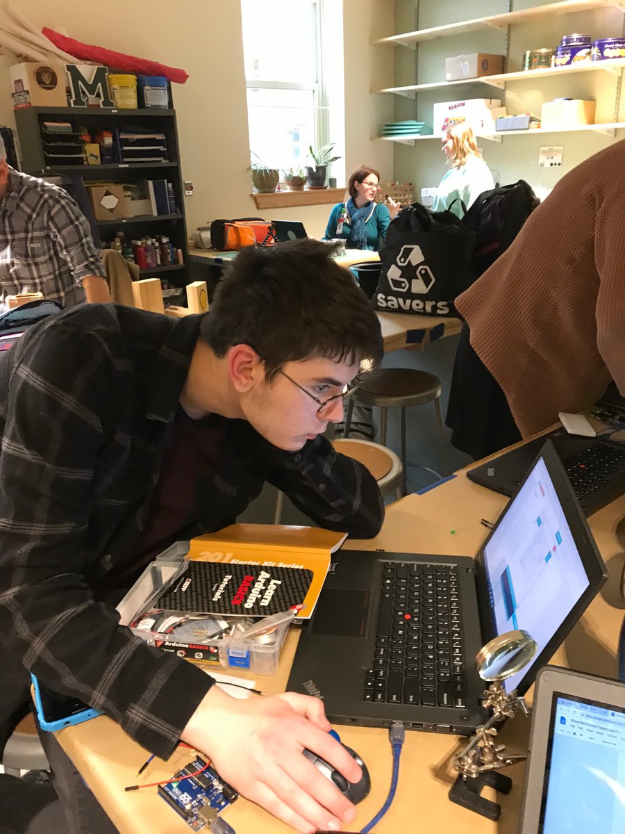 MInventeam's tweet photo. Great Tech Session today! #inovating, #creating, #collaborating, #WeRMarshfield, #WeRInventors! https://t.co/lFewXP3P4i