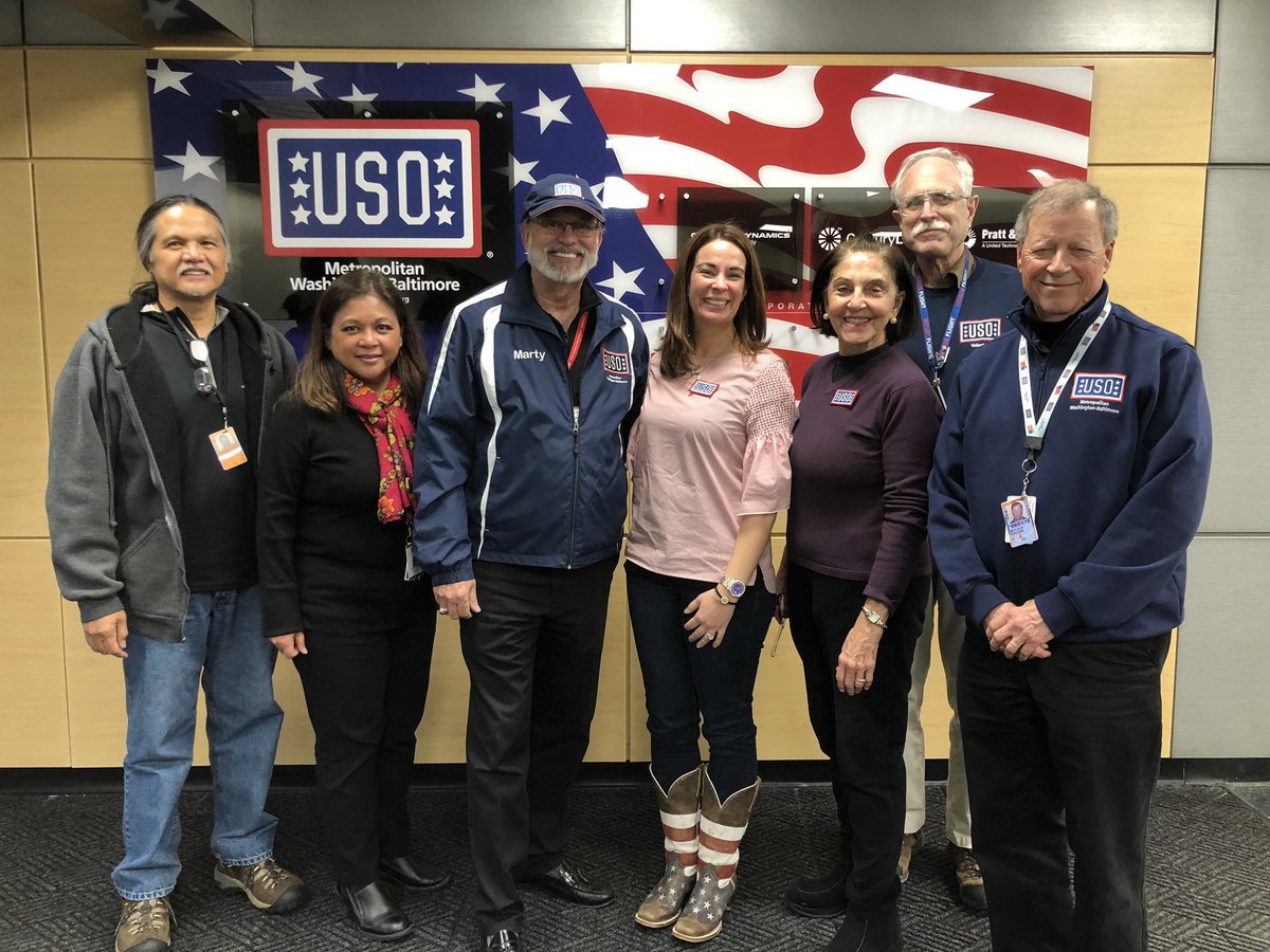KSABraveGroup's tweet photo. What a great day working with @USOMetroDC and visiting the lounge at Reagan International Airport and the Fort Myer Honor Guard Lounge. Rebecca and I even snuck in a few minutes to visit Mike in @ArlingtonNatl section 60. #AFIMSOYFAMILY #grateful #MSOY18 https://t.co/P3E3vYfiQV
