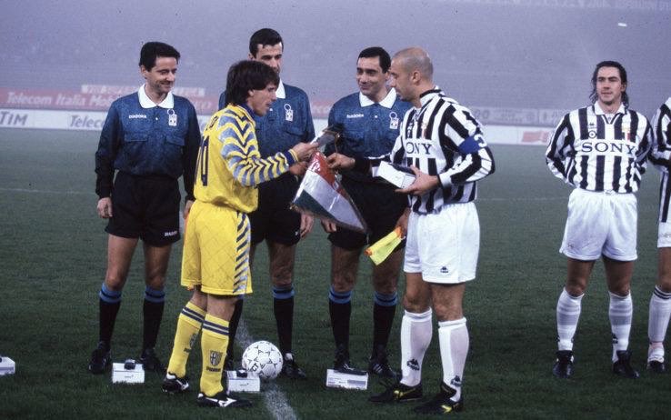 ON THIS DAY IN 1996, Juventus won the 1995 Supercoppa Italiana (1st title) vs Parma (1-0, Vialli) at Stadio Delle Alpi.
https://m.youtube.com/watch?v=WxbnUNOxY40 …