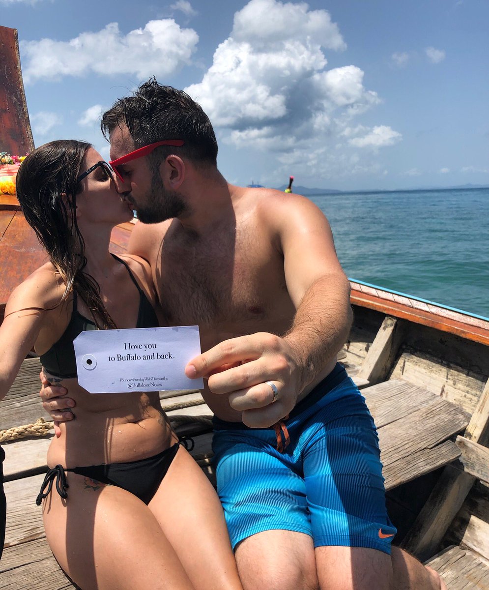 BuffaloveNotes's tweet image. Here’s to the Smiths bringing the heat on a cold winter week! #BuffaloveNotes #SundayFundayWithTheSmiths #Wedding #Honeymoon