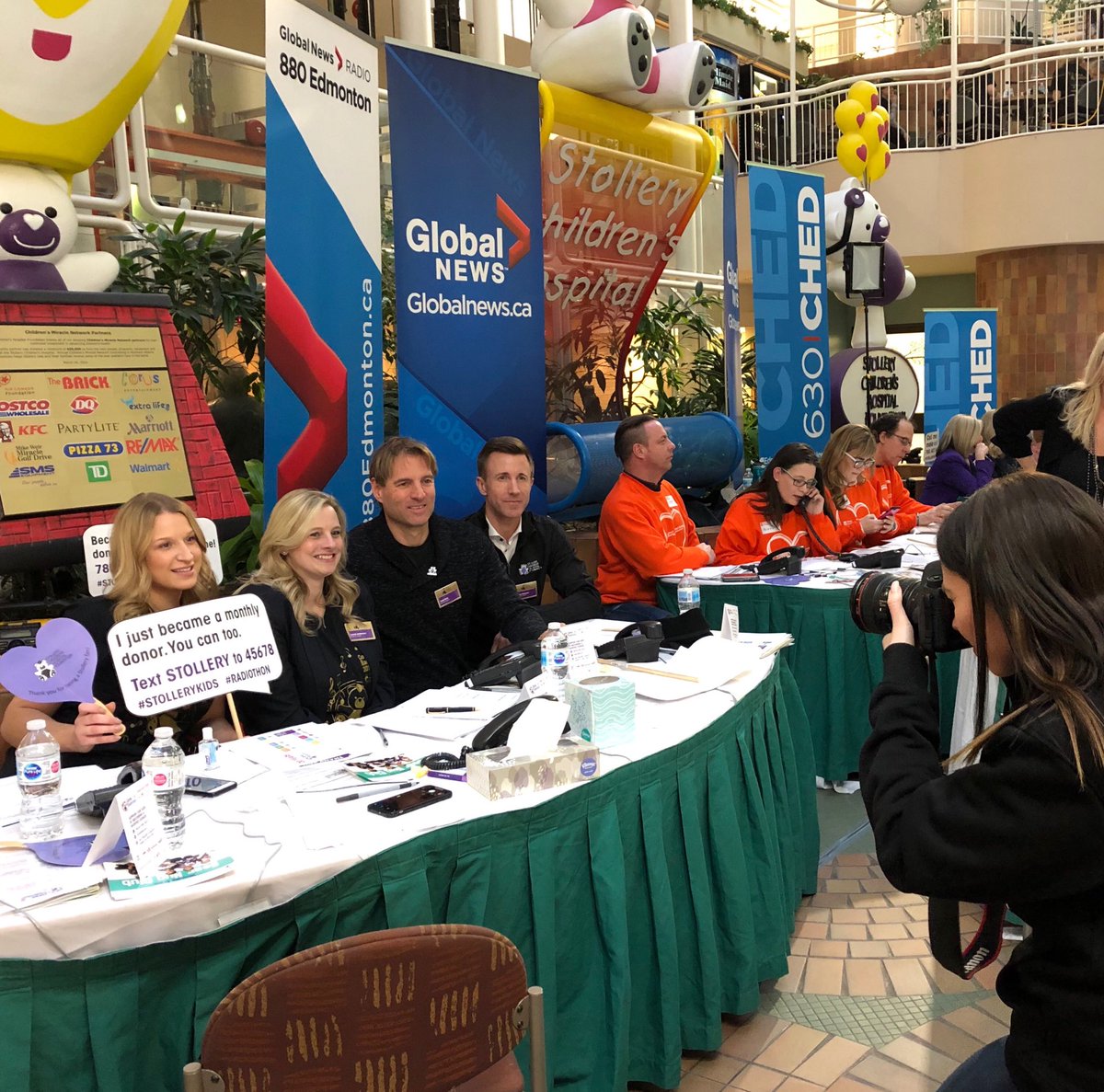 Enjoying a great afternoon with fellow Stollery trustees and awesome volunteers at the annual #radiothon for #stollerykids. ⁦<a href="/Todd_Bish/">Todd Bish</a>⁩