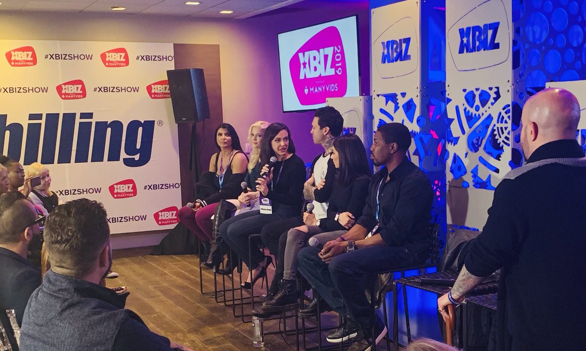 We’re having a great conversation with @Romi_Rain @char_stokely @whitneywrightx @thesmallhands_ @DarcieDolceXXX @lsiahMaxwell #xbizshow