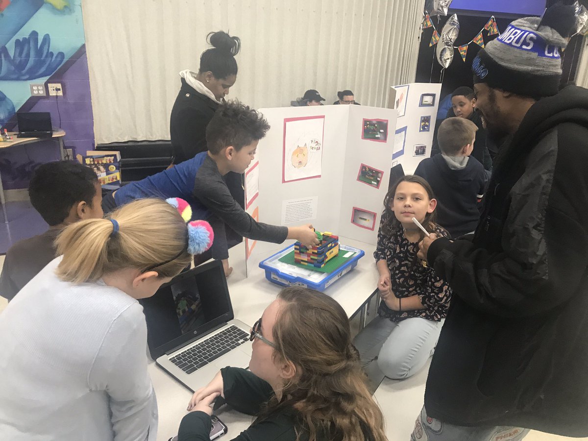 TechDiff4085's tweet image. We funded the @HMSTEMRobotics program for this year. We sent a few folks to see their big open house and it was PACKED! Almost 60 kids participated. #OMGrobots #FIRSTDeepSpace @FRCTeams #REYNproud @ReynSchools