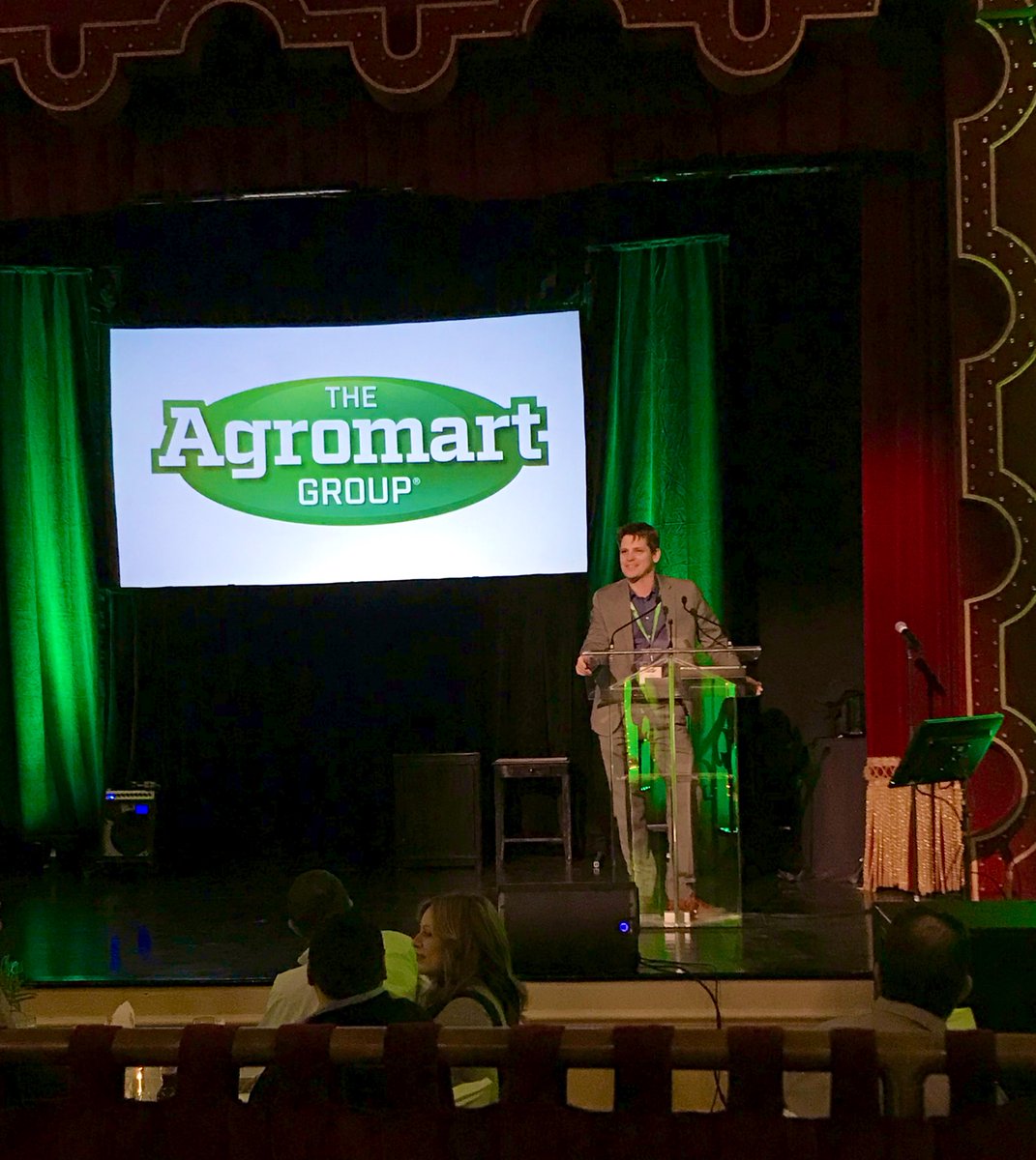 Tonight we are celebrating our 10 years of partnership with @LaCoop_federee ! Celebrating together with our local Crop Production Partners who work to move the bar in #EastCdnAg ! 🎉