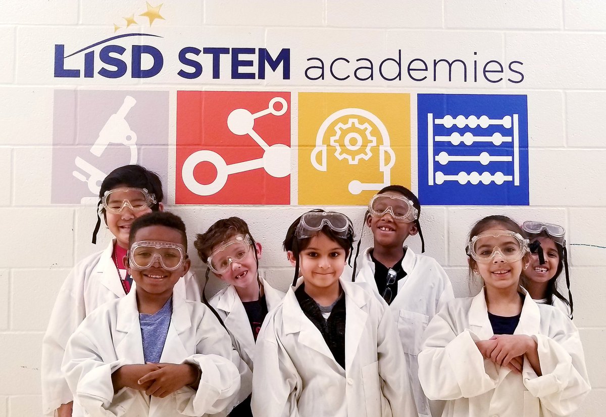 FirstwithMissC's tweet photo. We are #littlescientists! #polserproud #1stgrade https://t.co/jCZRGtxCu9