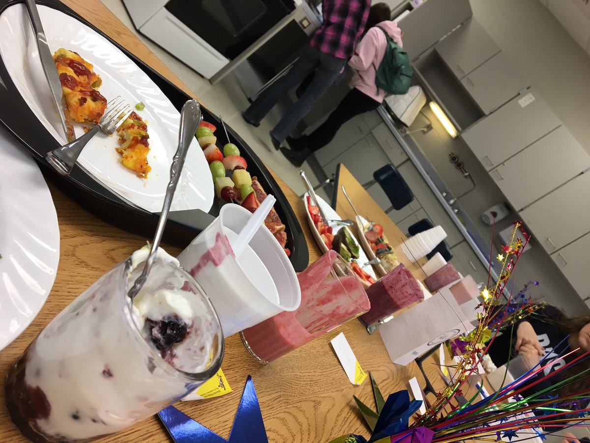 WildcatLunch's tweet photo. Sometimes being a FSD is tough when youre asked to be an Iron Chef Judge! Awesome job HS students. https://t.co/0DRysHbjiX