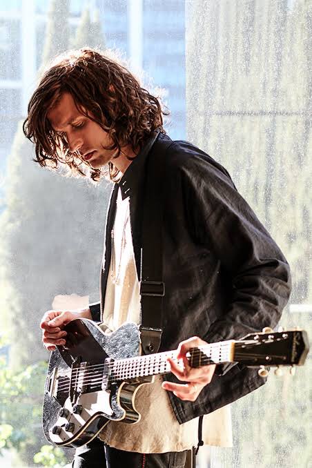 Happy Birthday Nick Valensi! 