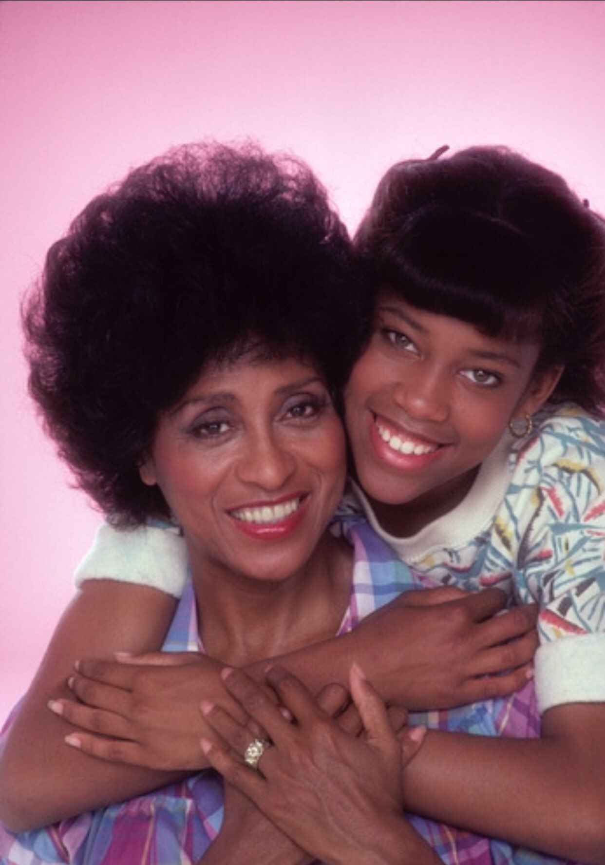 Happy 48 birthday to Regina King! Watch her play Brenda Jenkins on 227. What is  your favorite Regina King role? 