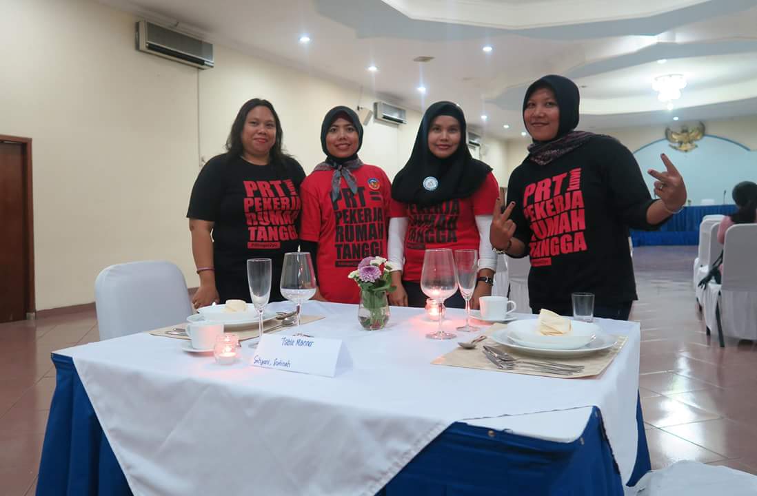 ImoMischa's tweet photo. Saya #PRT bekerja  dengan semangat mencari nafkah utk keluarga, utk pendidikan anak - keluarga
Saya PRT bekerja dan membuat aktivitas &amp; pekerjaan Boss &amp; keluarga jadi lancar
#PRTadalahpekerja
Berhak
#kerjalayak
#uuprt
@jokowi @tungkumenyala @hanifdhakiri @jalaprt @KomisiIX https://t.co/3elrzyQo8u