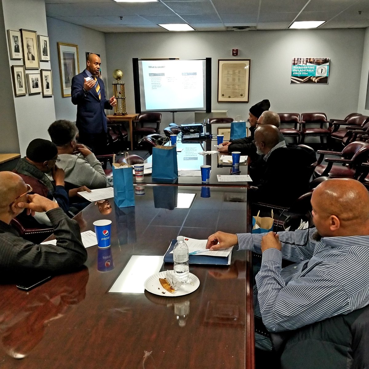 MenzFit's tweet photo. Thank you to @WellsFargo #Leonhoward for facilitating @MenzFit financial literacy workshop! #credit #investing https://t.co/bMMzTgrncL