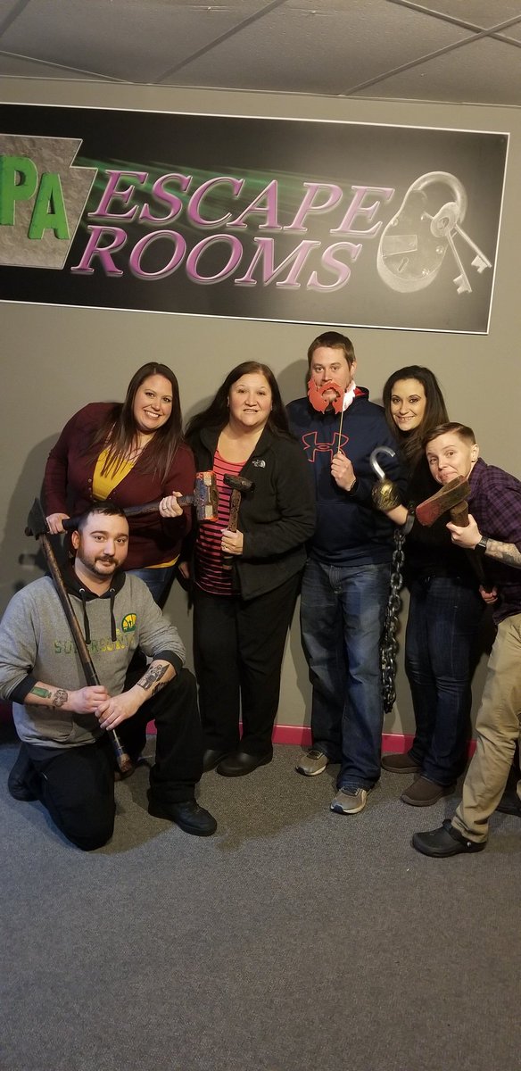 ConsenzaLVRG's tweet photo. After celebrating our 2018 results this KM team beat the Revolutionary and got out of the KAOS Escape Room with 5 minutes to spare!  @HRATYOURSERVICE #lvrgfunaf https://t.co/eNhdFk4uwZ