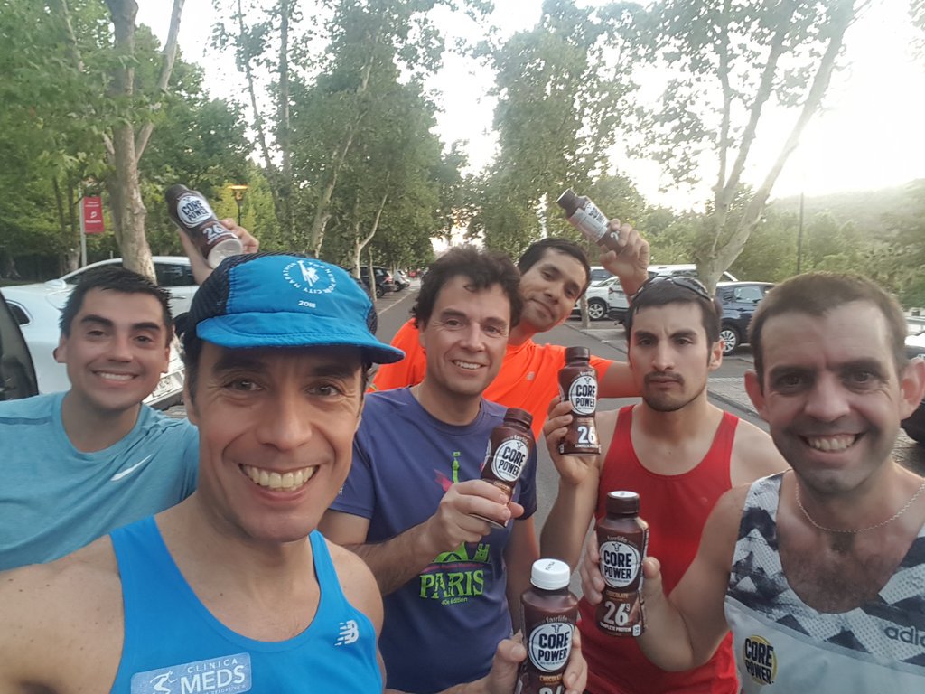KM42STORE's tweet photo. Con todo el @CorePower recuperándonos luego de entrenamiento en Parque Bicentenario 💪🏃‍♂️ https://t.co/sYWAtGBod9